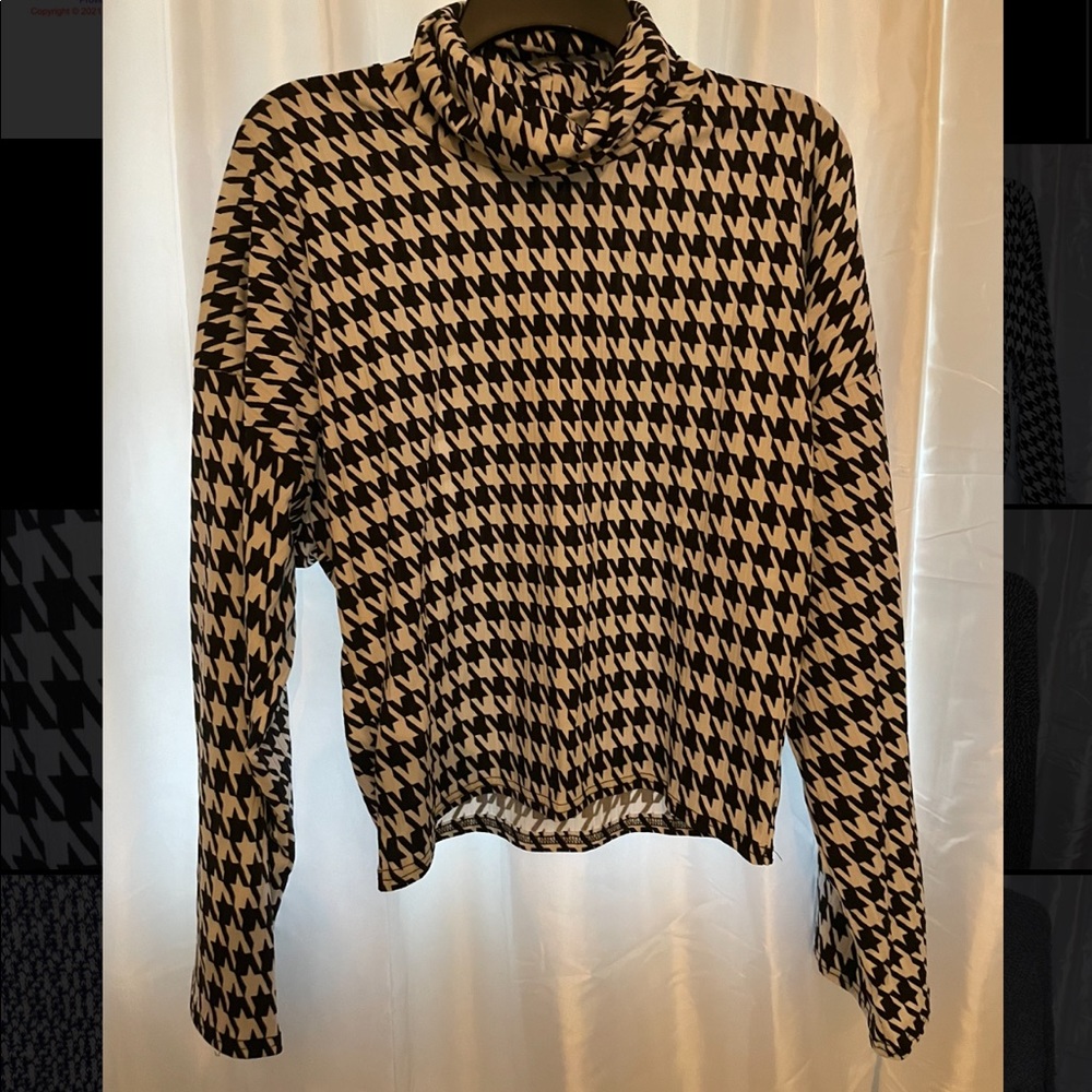Houndstooth Pattern Long-sleeve Turtle Neck